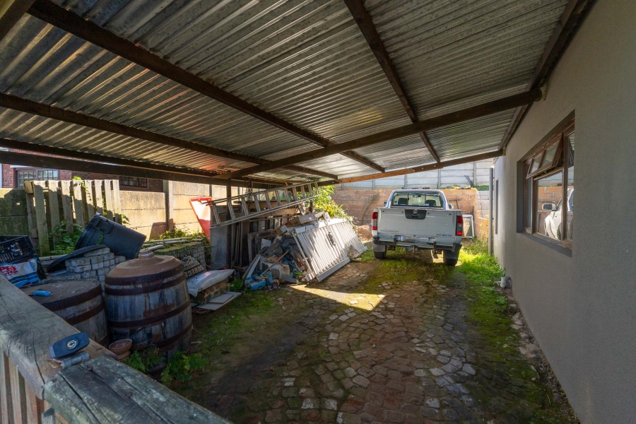 5 Bedroom Property for Sale in Denneoord Western Cape